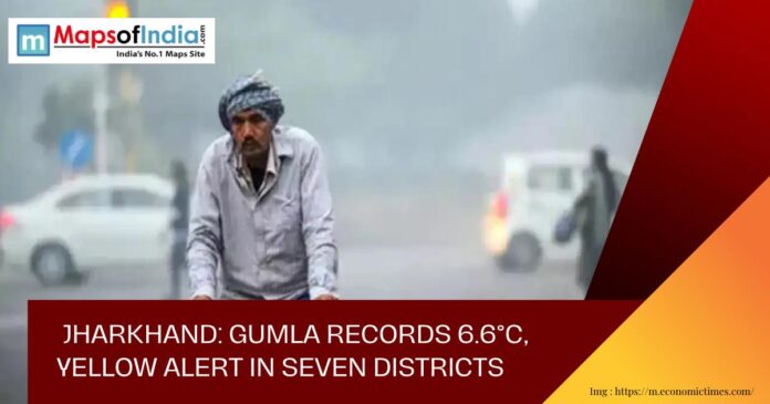 WhatsApp Image 2025-11-18 at 17.04.02_c7996fc1 Man wearing warm clothing walks on a foggy road in Jharkhand as cold wave grips the region; headline overlay reports Gumla recording 6.6°C and a yellow alert issued for seven districts.