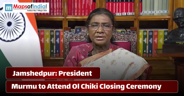 President of India Draupadi Murmu with Indian Flag on her one side