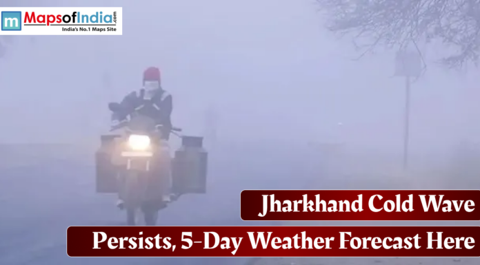 Jharkhand Cold Wave Persists, 5-Day Weather Forecast Here Motorcyclist riding through dense fog during a cold wave in Jharkhand, highlighting low visibility and severe winter weather conditions.