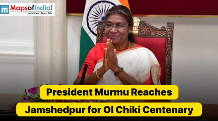 President Murmu Reaches Jamshedpur for Ol Chiki Centenary President Draupadi Murmu greets with folded hands at Ol Chiki centenary event in Jamshedpur.