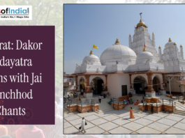 Gujarat: Dakor Padayatra Begins with Jai Ranchhod Chants Gemini said Ranchhodraiji Temple in Dakor, Gujarat.