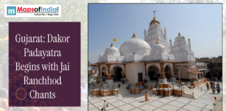 Gujarat: Dakor Padayatra Begins with Jai Ranchhod Chants Gemini said Ranchhodraiji Temple in Dakor, Gujarat.
