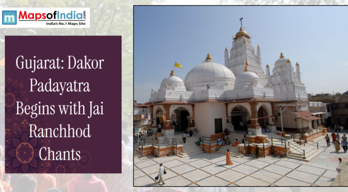 Gujarat: Dakor Padayatra Begins with Jai Ranchhod Chants Gemini said Ranchhodraiji Temple in Dakor, Gujarat.